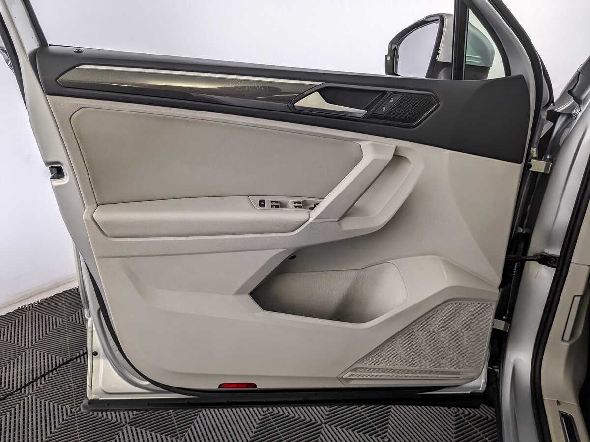 Фольксваген Тигуан б/у, 2017, Роботизированная. Фото: #18