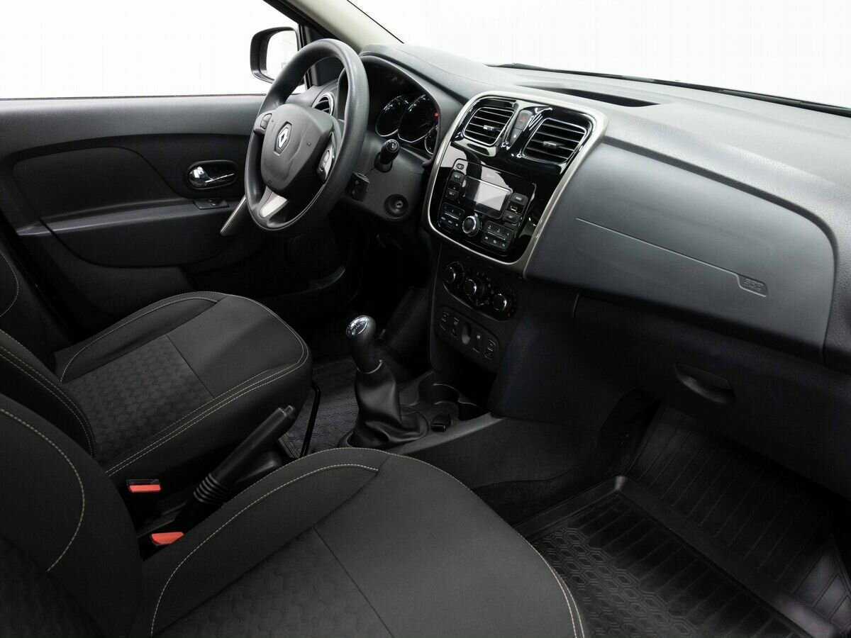 Рено Логан б/у, 2018, Механическая. Фото: #11