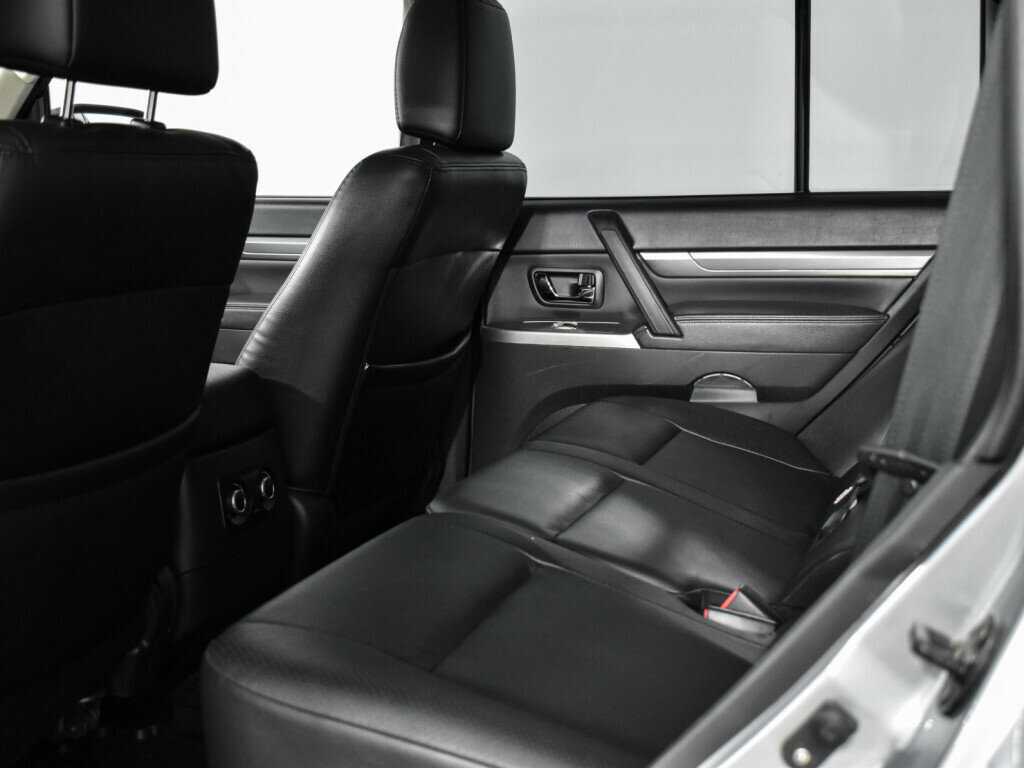 Митсубиши Паджеро б/у, 2013, Автоматическая. Фото: #12