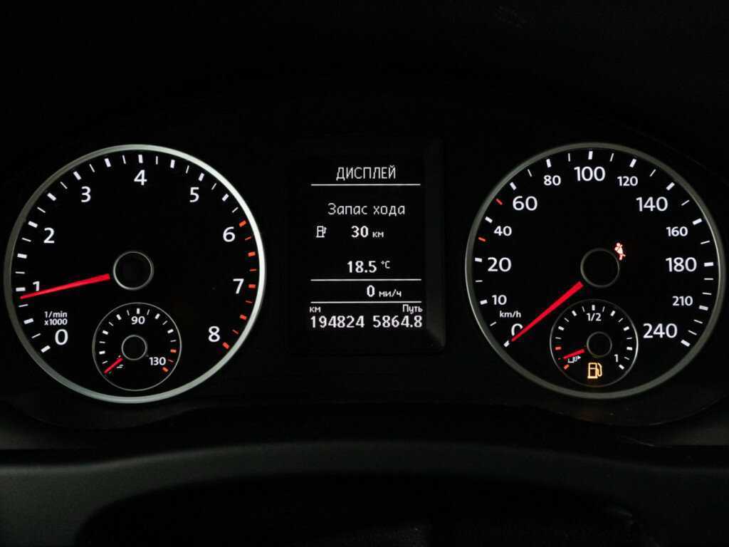 Фольксваген Тигуан б/у, 2015, Роботизированная. Фото: #11