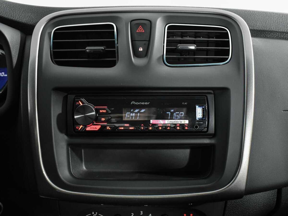 Рено Сандеро б/у, 2017, Механическая. Фото: #14