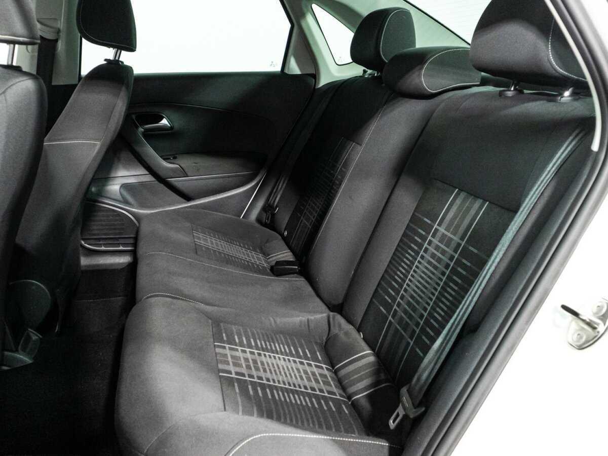 Фольксваген Поло б/у, 2015, Автоматическая. Фото: #9