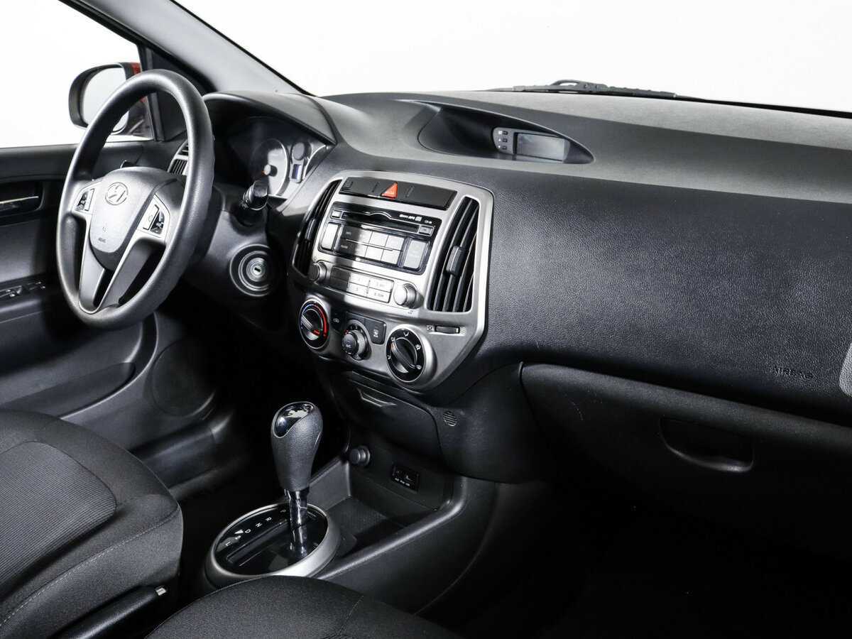 Хендай ай20 б/у, 2012, Автоматическая. Фото: #5