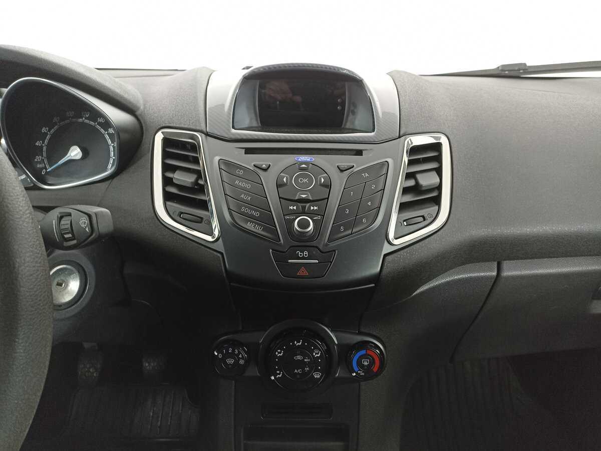 Форд Фиеста б/у, 2015, Механическая. Фото: #14