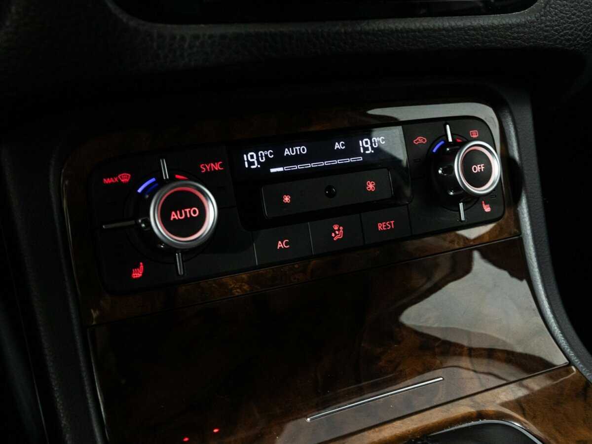 Фольксваген Туарег б/у, 2012, Автоматическая. Фото: #12