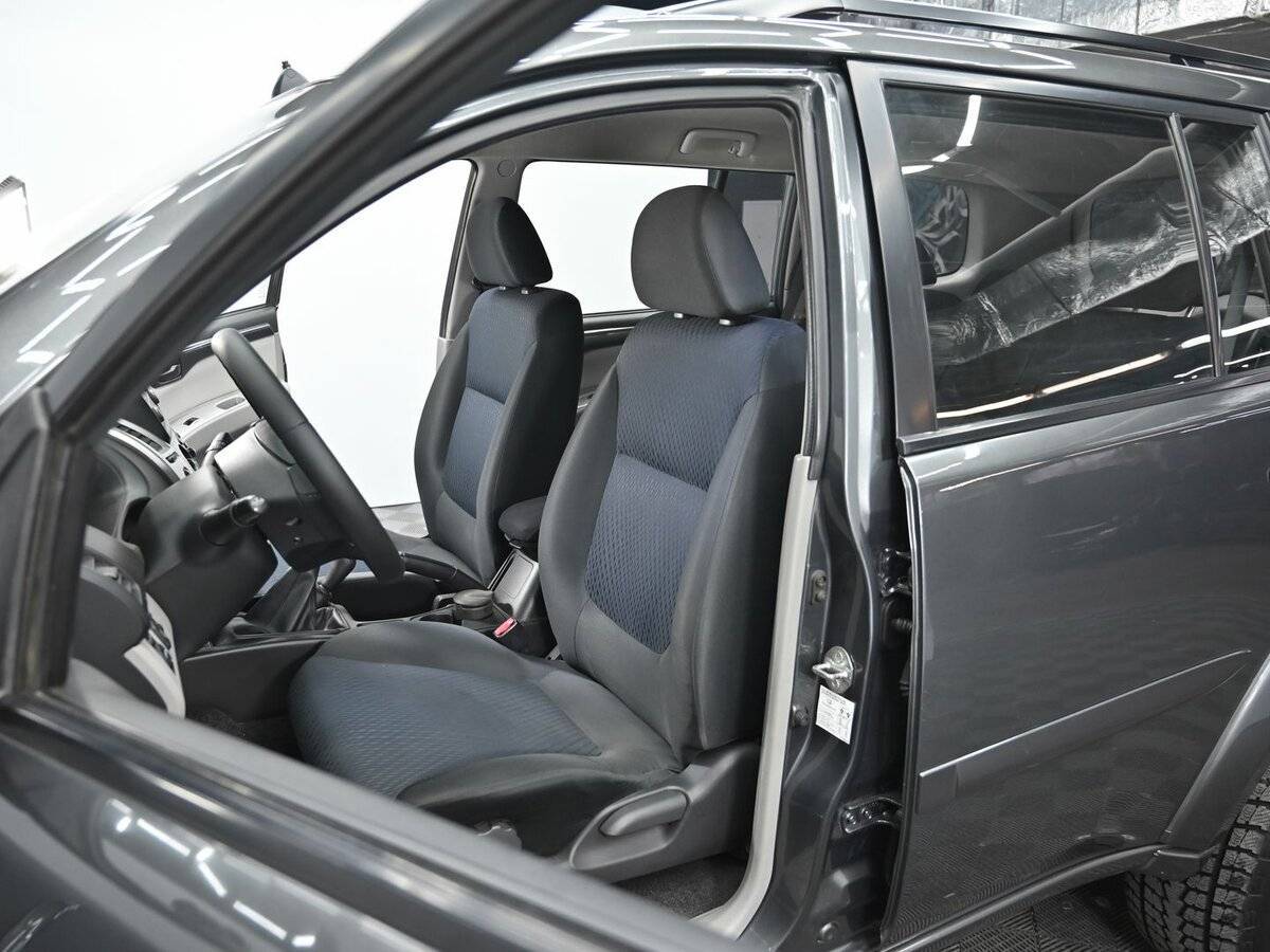 Митсубиши Паджеро Спорт б/у, 2014, Механическая. Фото: #5