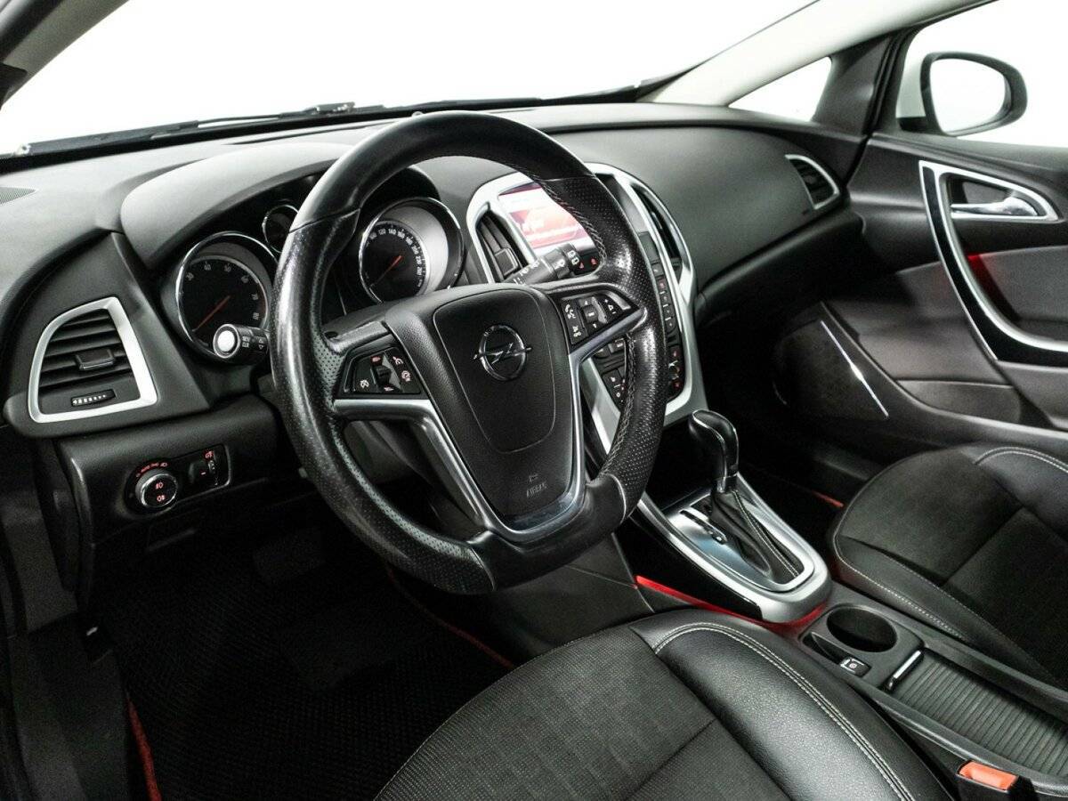 Опель Астра б/у, 2013, Автоматическая. Фото: #10