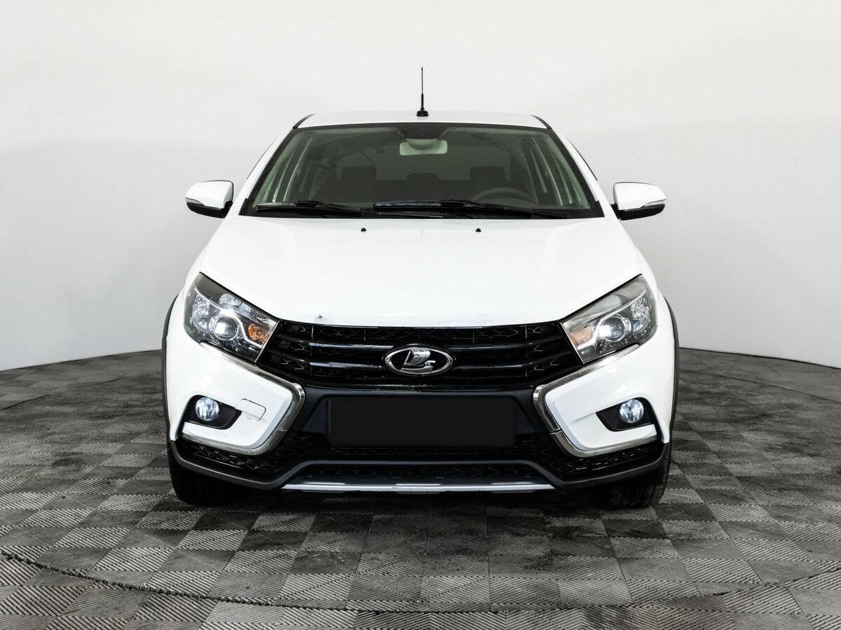 Лада (ВАЗ) Веста б/у, 2018, Механическая. Фото: #1