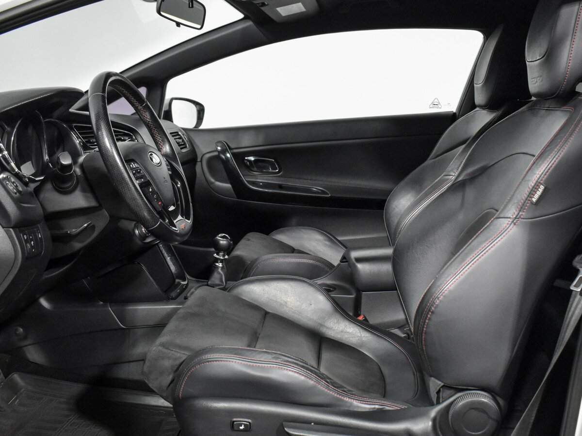 Киа Сид ГТ б/у, 2015, Механическая. Фото: #9