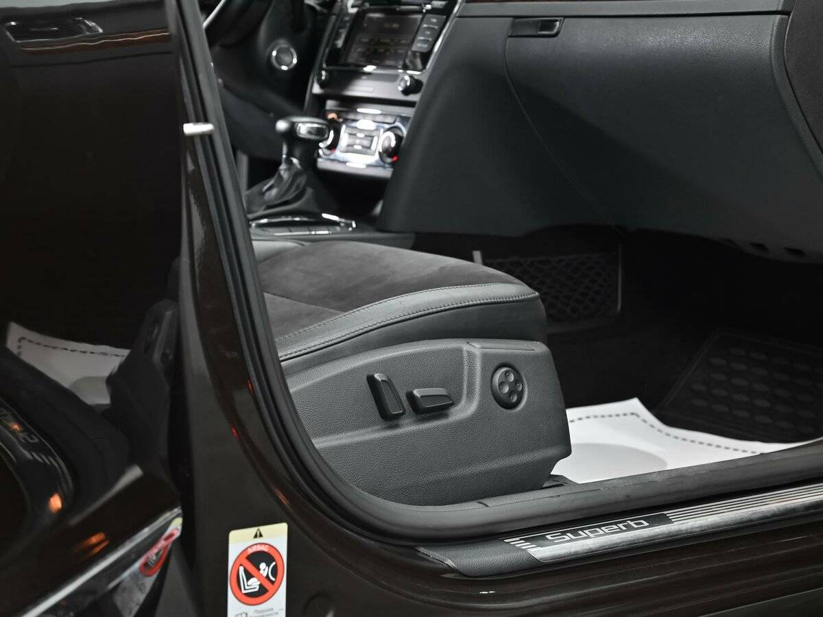 Шкода Суперб б/у, 2012, Роботизированная. Фото: #11