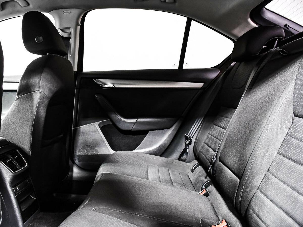 Шкода Октавия б/у, 2014, Роботизированная. Фото: #9