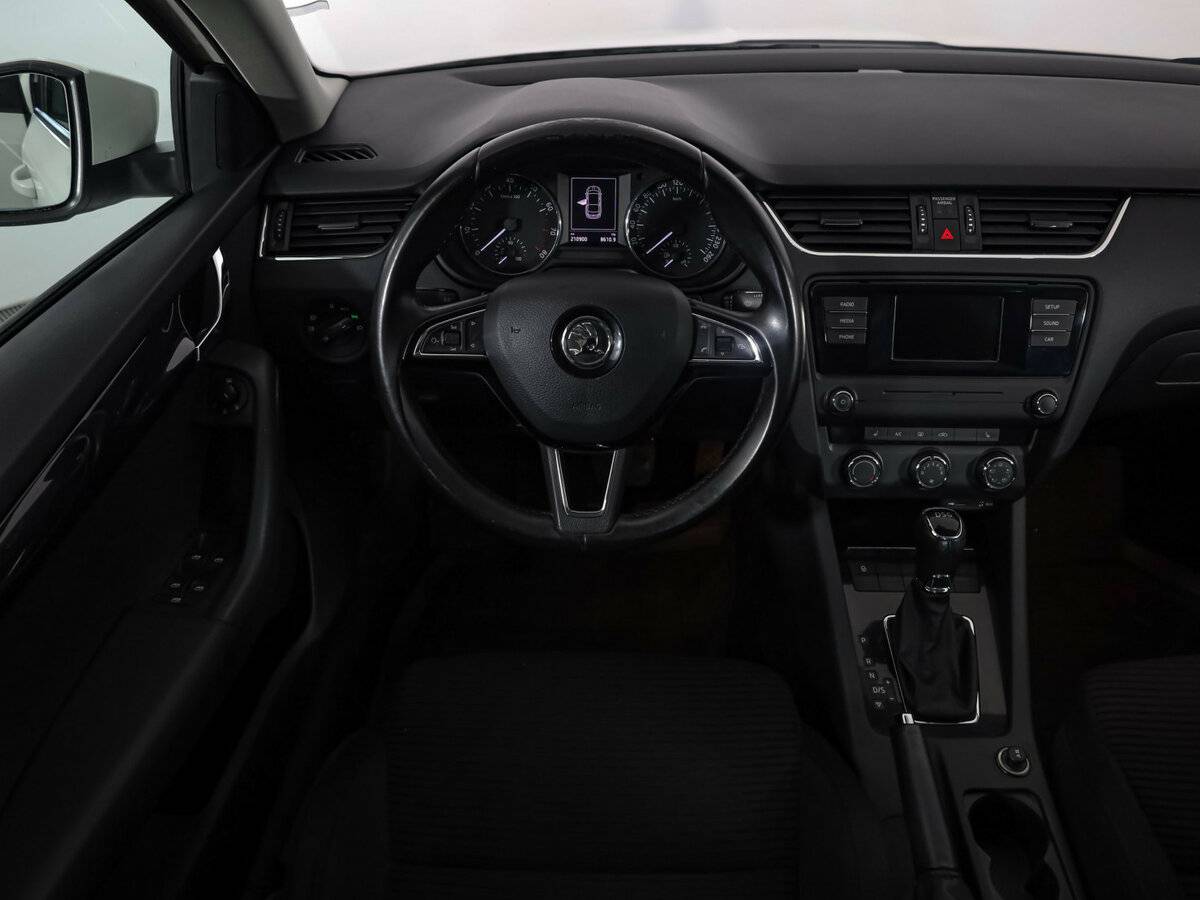 Шкода Октавия б/у, 2015, Роботизированная. Фото: #8