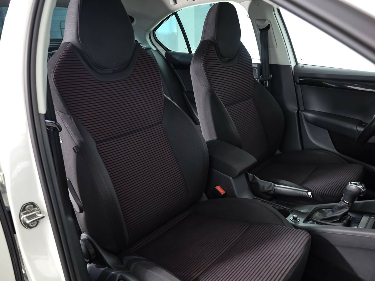 Шкода Октавия б/у, 2015, Роботизированная. Фото: #17