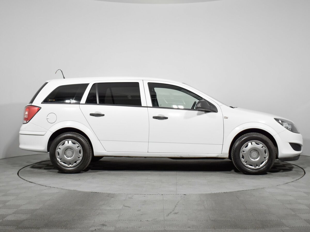 Опель Астра б/у, 2013, Механическая. Фото: #3