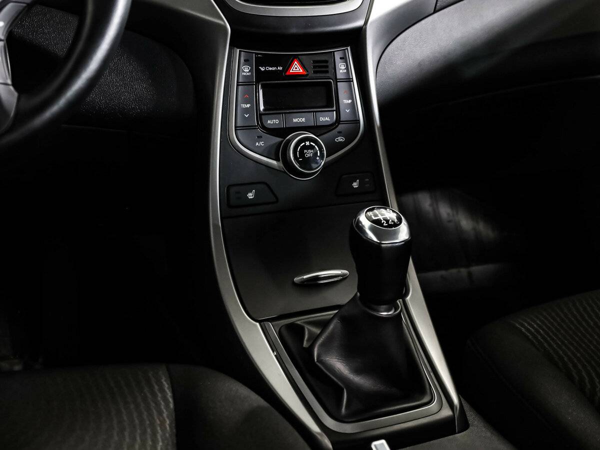 Хендай Елантра б/у, 2015, Механическая. Фото: #10